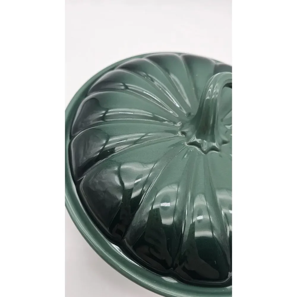 LE CREUSET Pumpkin Pie Dish W/Lid In Artichaut